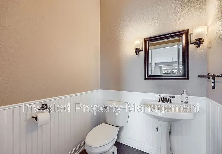 8819 Greensborough Pl — Photo 11