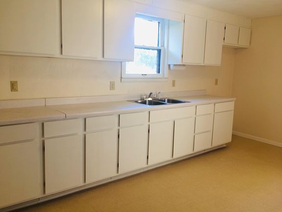 5th image of 913 Pearl Dr