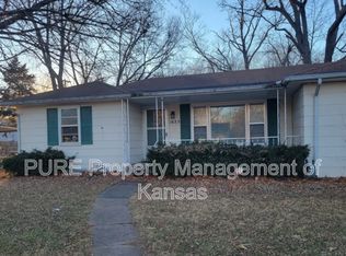 1635 SW Burnett Rd, Topeka, KS 66604