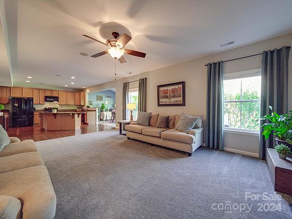 5th image of 5115 Chapel Chase Ln