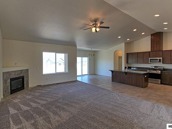 4th image of 570 Lone Star Ct