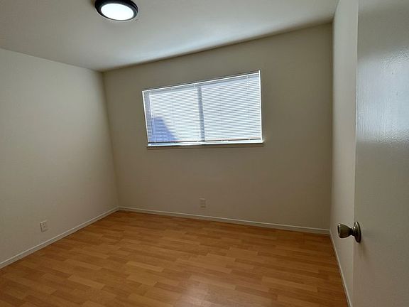 4th image of 204 Selwyn Dr APT 1