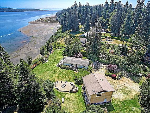 3rd image of 2583 S East Camano Drive
