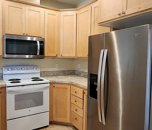 5th image of 230 E Milton St #230