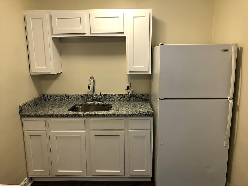 1st image of 2109 Harrison Ave APT 1