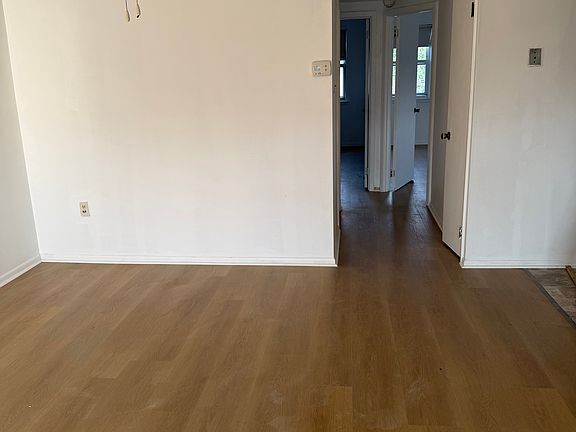 5th image of 8901 Alton St Floor 1