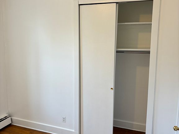 4th image of 306 E 93rd St APT 4A
