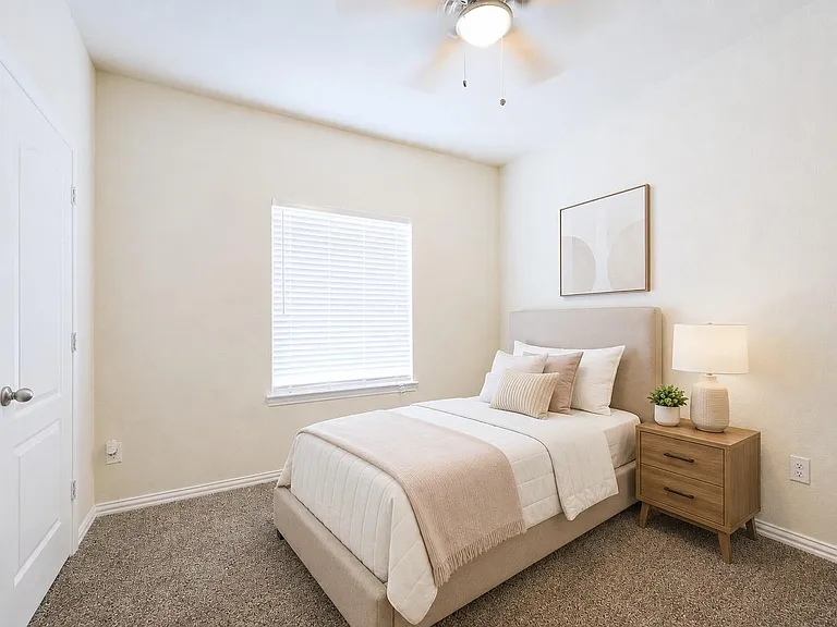 604 Linnwood Dr W — Photo 36