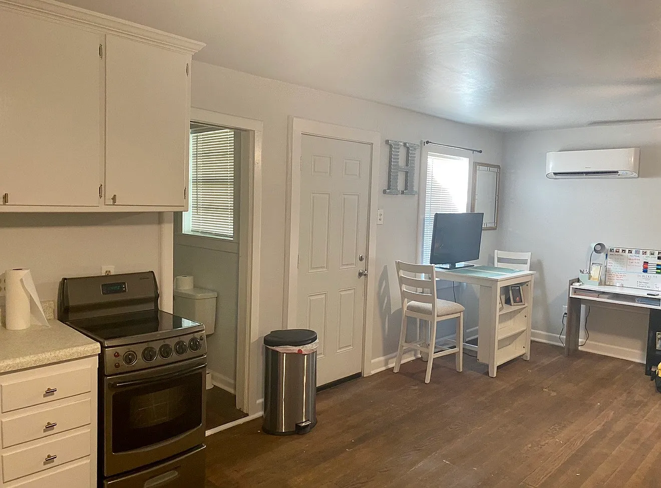 Studio, 800 sqft, $925 — Photo 2