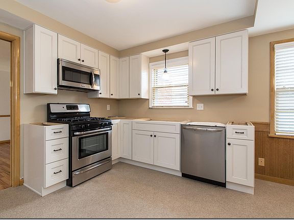 4th image of 3865 Faversham Rd