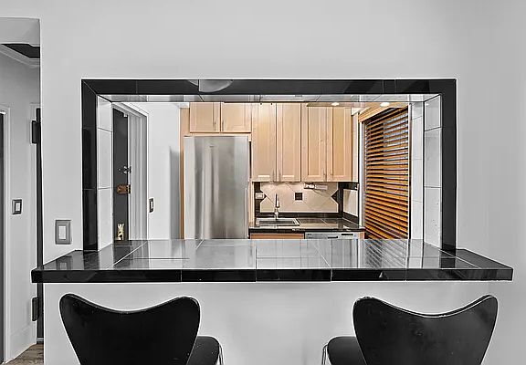 3rd image of 210 E 47th St APT 11C