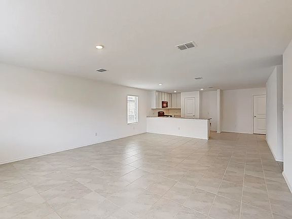 2nd image of 2813 Ozark Cir