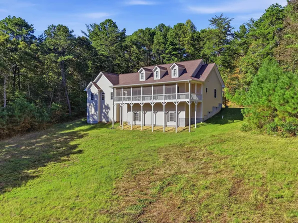 320 Belaire Dr, Copperhill, TN 37317