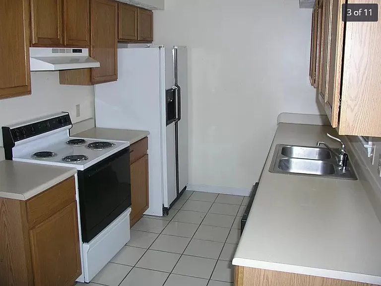 1117 E Main St #5 — Photo 5