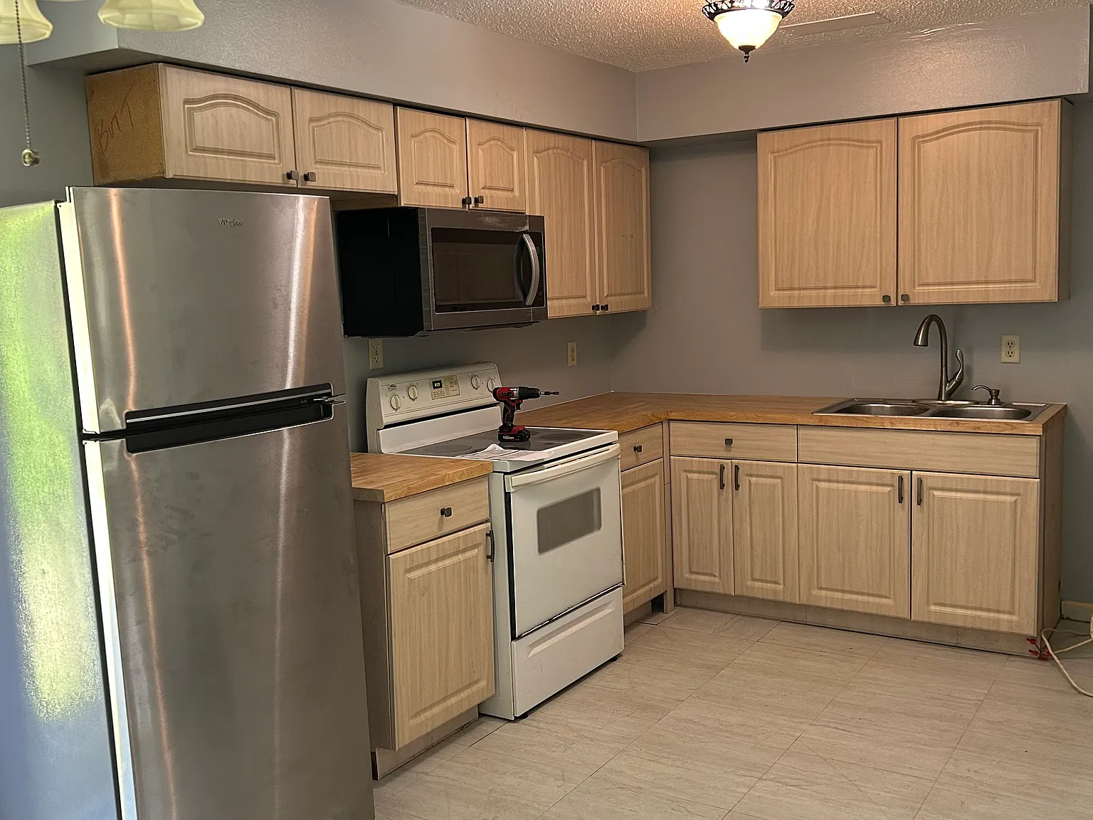 2 bed, 860 sqft, $1,300 — Photo 1