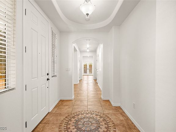 5th image of 11333 Hedgemont Ave