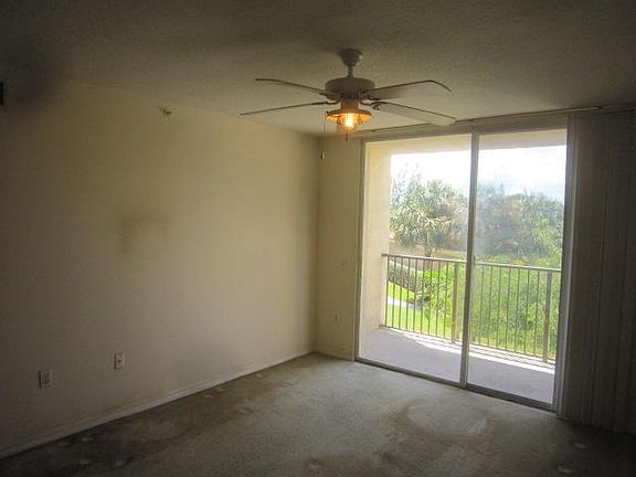 4th image of 1211 Villa Circle #1211