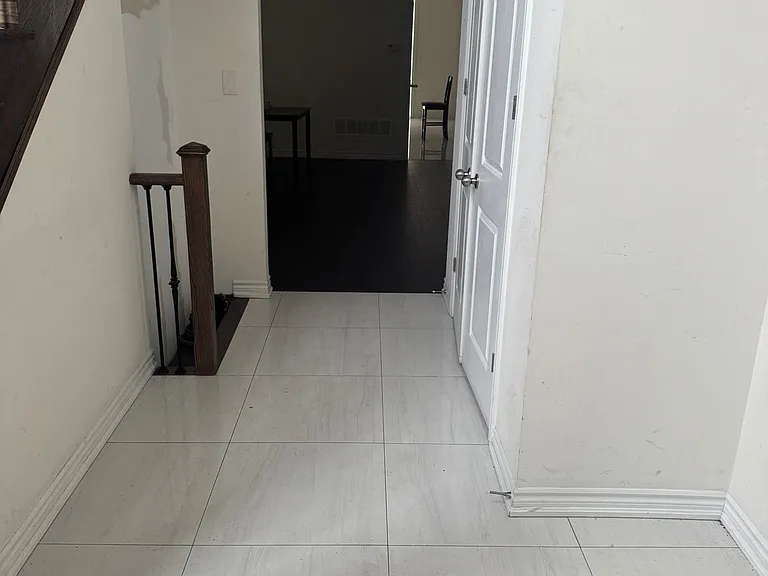 14 Eastman Dr — Photo 4