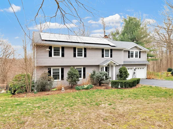 72 Kent Lane, Trumbull, CT 06611