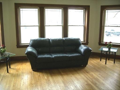 3rd image of 1519 S Gunderson Ave