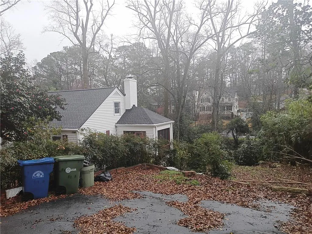 515 Spring Valley Rd NW photo 1