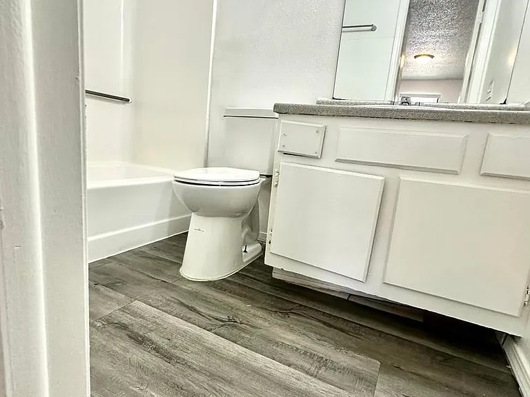 Almonte Apartments — Photo 32