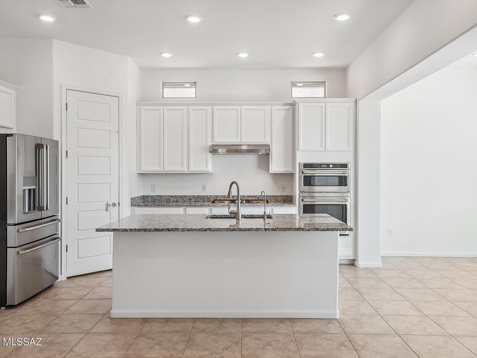 1st image of 10838 N Cactus Point Dr