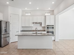 10838 N Cactus Point Dr, Tucson, AZ 85742