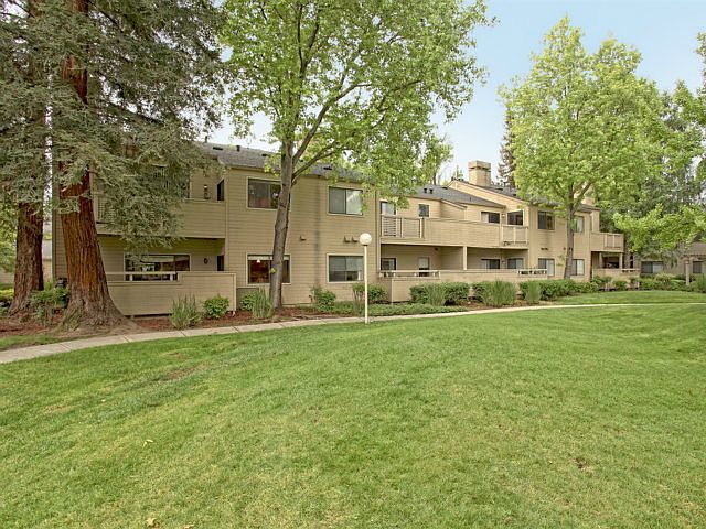 1st image of 1358 Pebble Ct