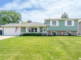 1523 Broadview Dr, Bettendorf, IA 52722