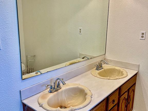 4th image of 7841 Shorewood Dr