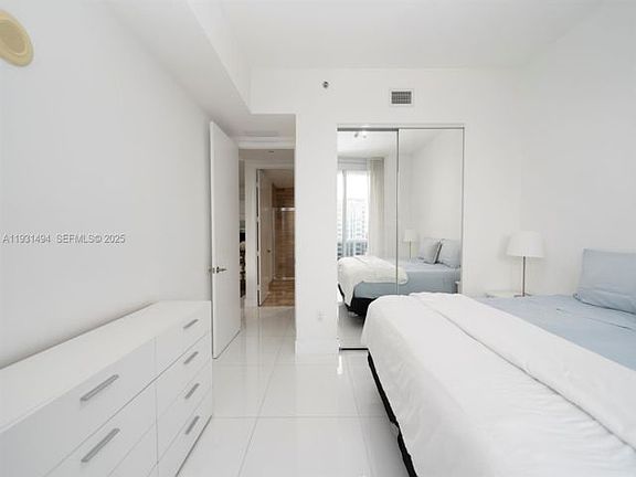 3rd image of 15901 Collins Ave APT 1005