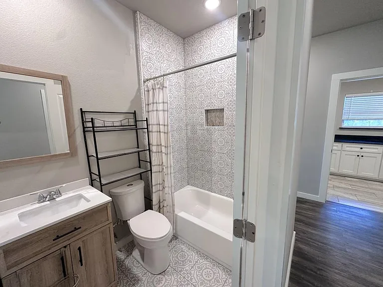 2903 Carpenter Ave — Photo 14