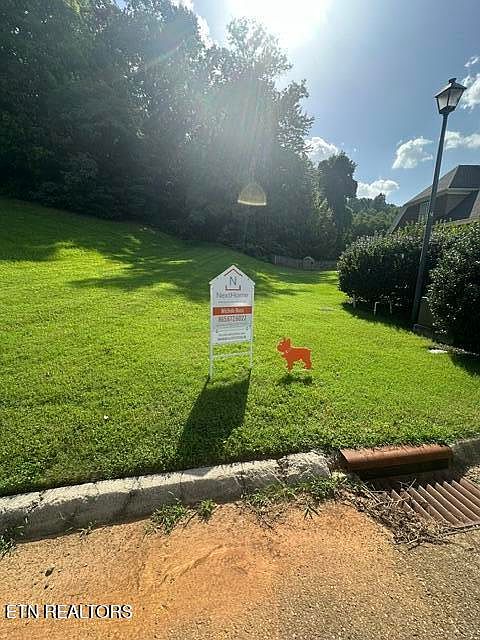 2nd image of 325 Laurel Ridge Ln