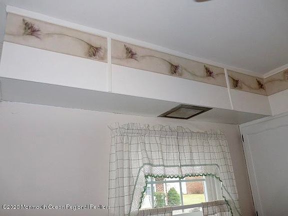 4th image of 1003D Aberdeen Dr #1004
