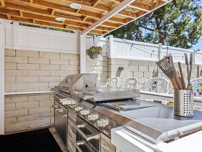 8641 Acapulco Cir — Photo 65
