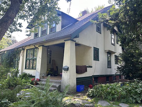 2nd image of 140 Atwater Ter