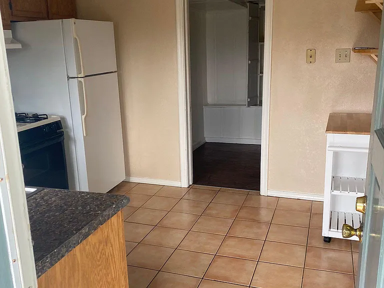 5824 Tehama Ave — Photo 9