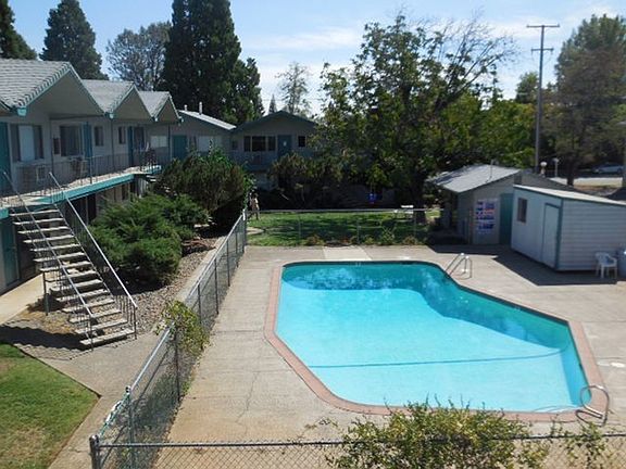 4th image of 1050-1090 Continental St #9