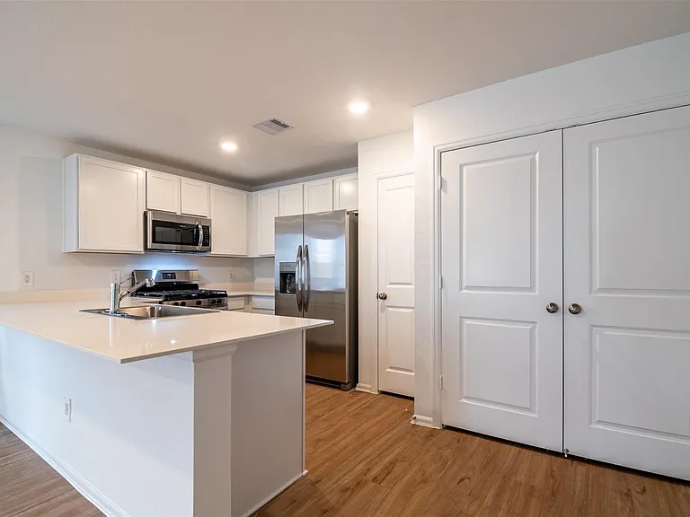 1508 Las Cuevas Dr — Photo 6