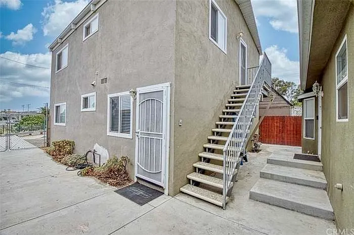 Backdoor entrance to Kitchen
