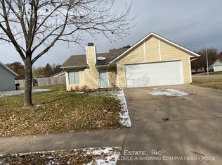 13212 S Brougham Dr, Lenexa, KS 66062