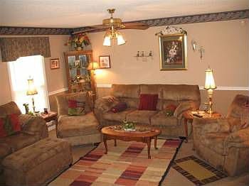 2nd image of 119 Elaine Dr
