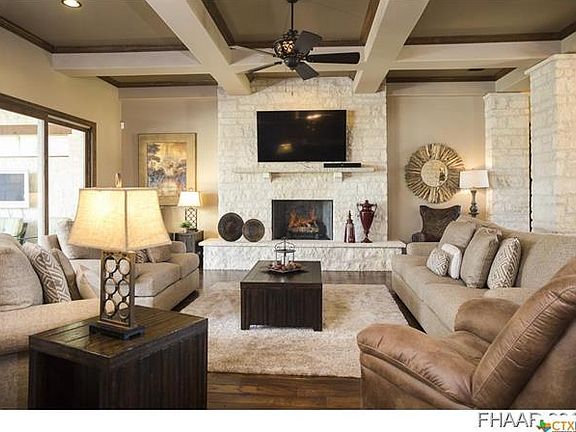 3rd image of 4611 Lago Vista Dr