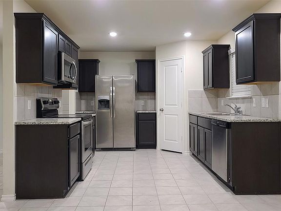 3rd image of 841 Costlow Ln