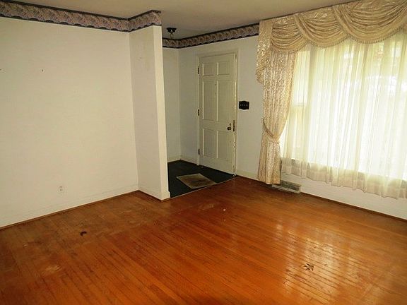2nd image of 107 Murphy Cir