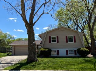 2712 Cleveland Dr, Ames, IA 50010