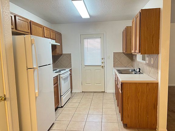 4th image of 4505 John David Dr APT B