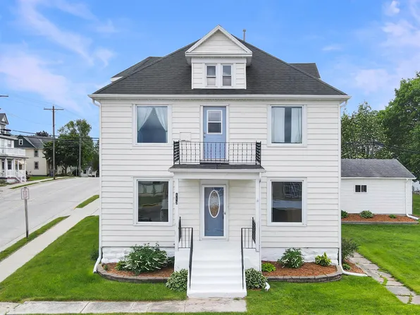 113 McKinley St, Valders, WI 54245