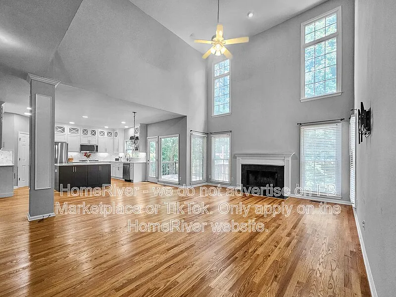 5 bed, 3.5 bath, 3302 sqft, $3,350 — Photo 3